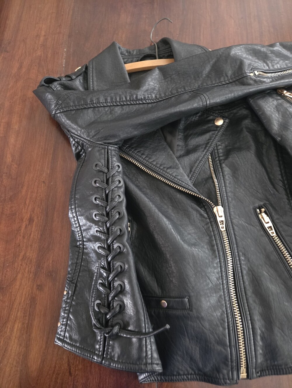BLANK NYC Moto Jacket Vegan Leather Gold Accents Lace-up Side Waist Women Small - Picture 7 of 11